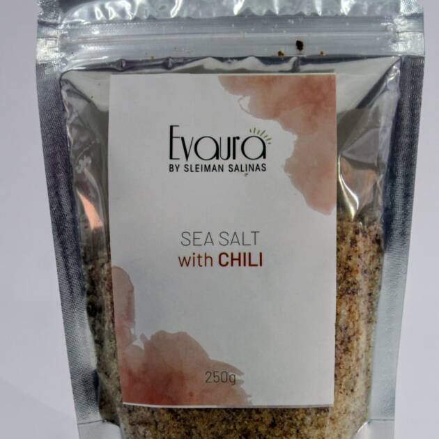 Fleur de sel blended with chili flakes