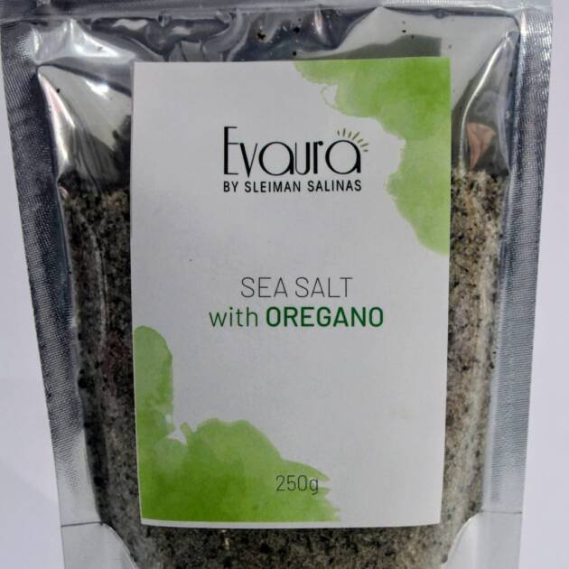 Fleur de sel blended with oregano